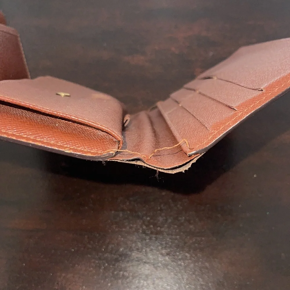 Authentic Louis Vuitton Wallet - Picture 7 of 9